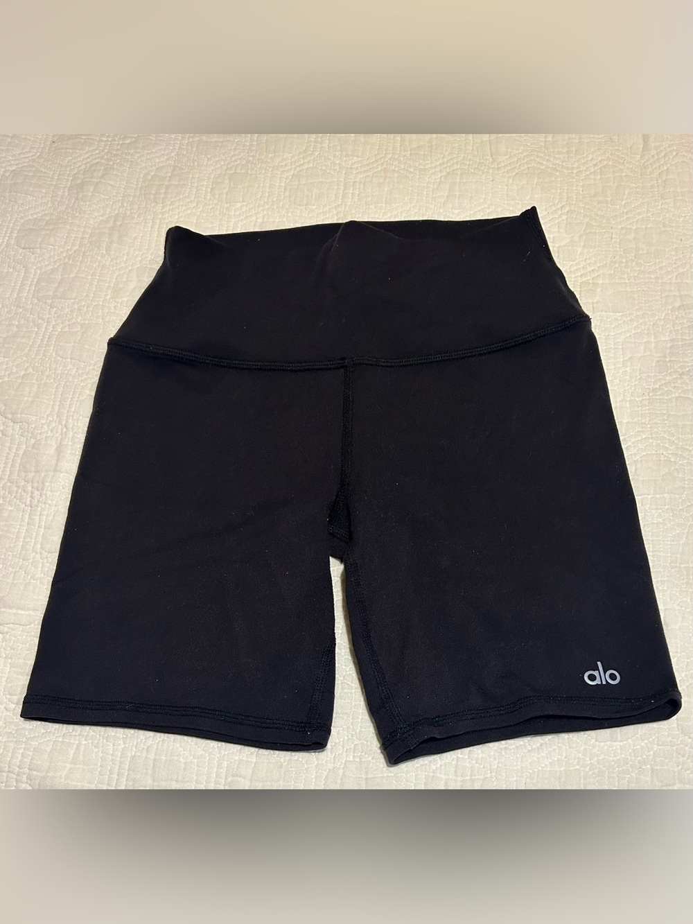 ALO Yoga Black High-Rise Bike Shorts 6” inseam Size Small